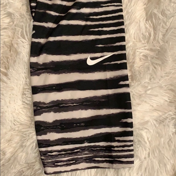 Nike Dri-Fit Leggings - Picture 2 of 5